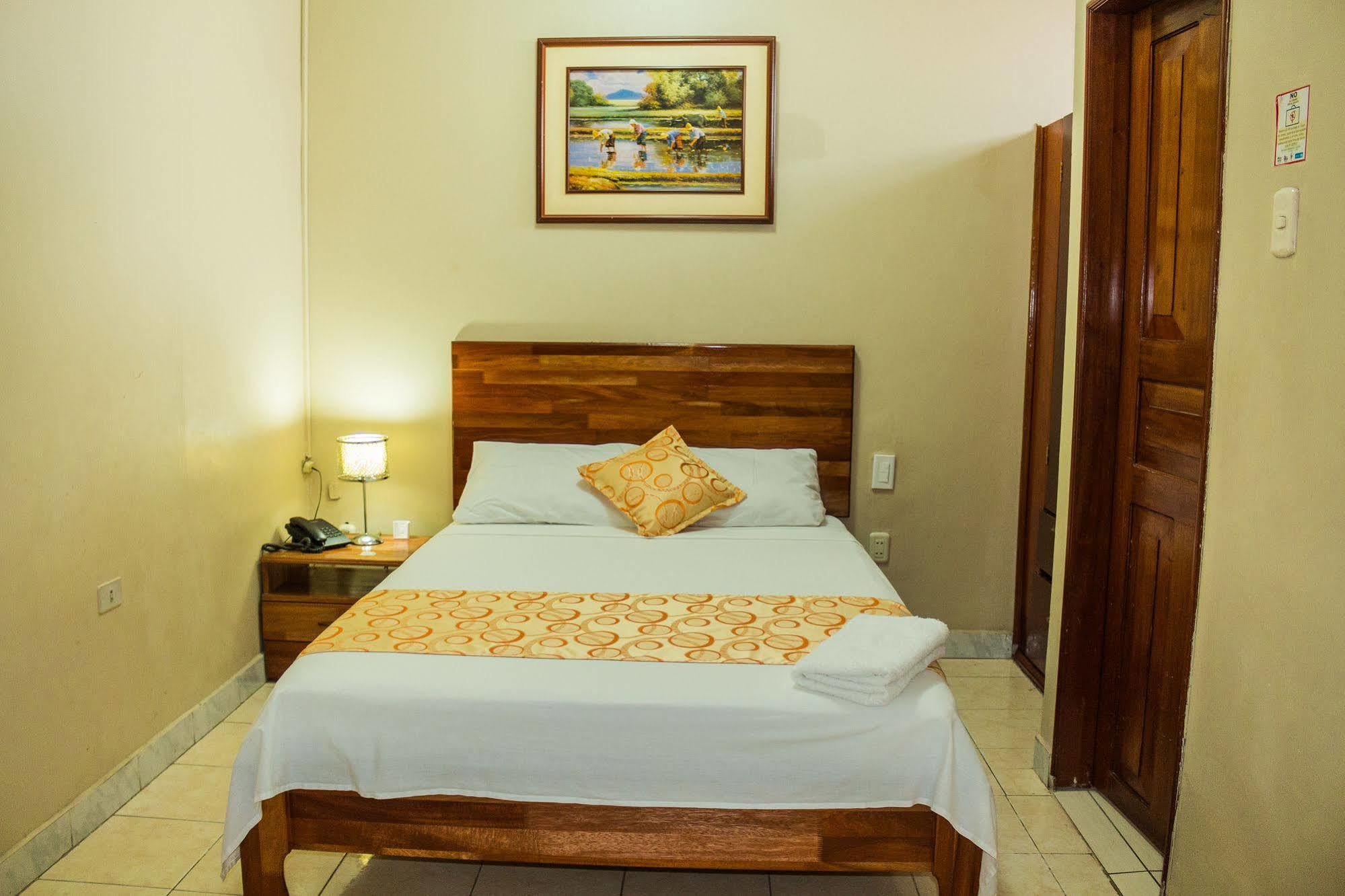 Hotel Golden Star Iquitos Kültér fotó